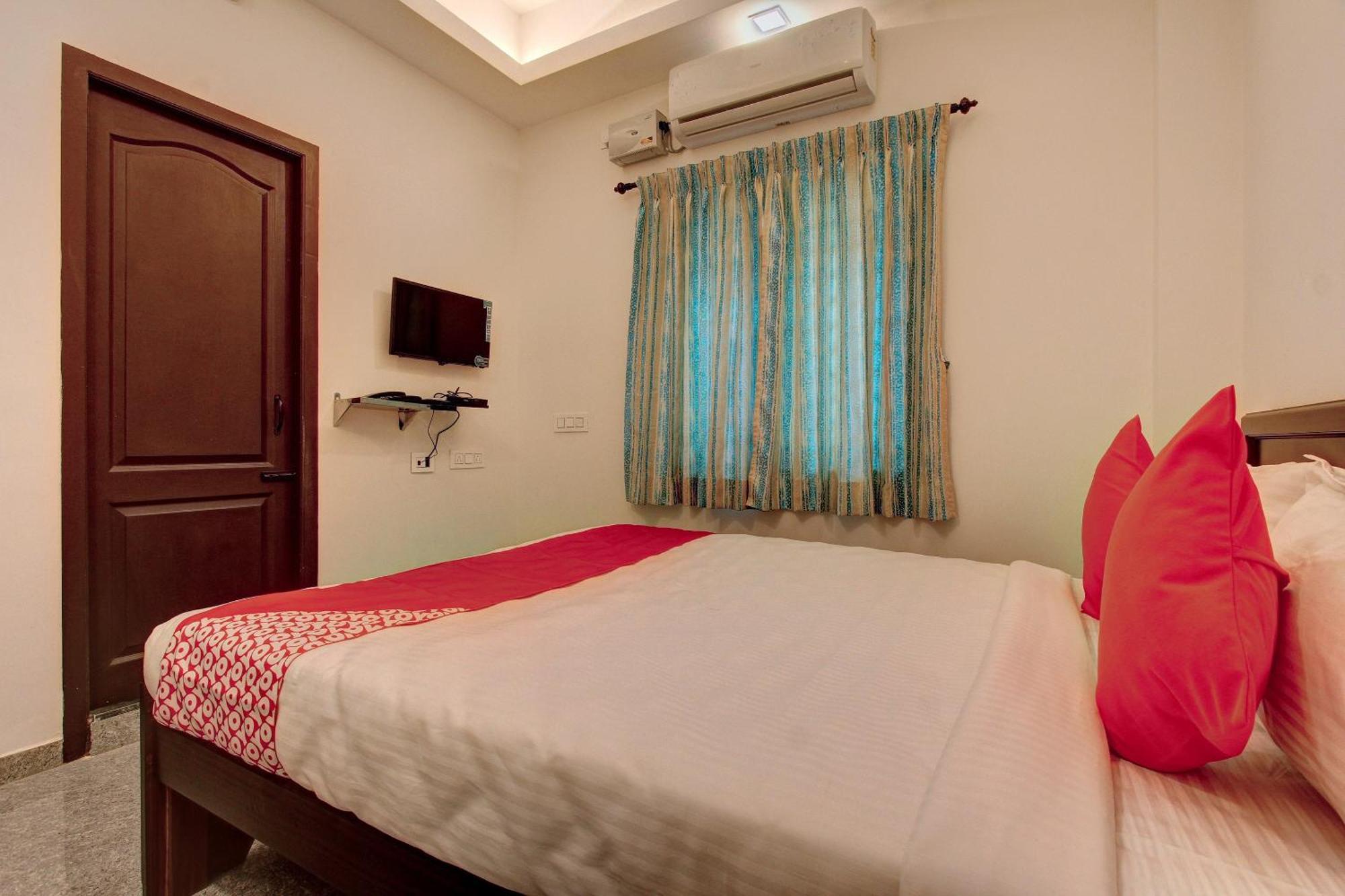 Hotel FabExpress Blue Moon à Singānallūr Extérieur photo